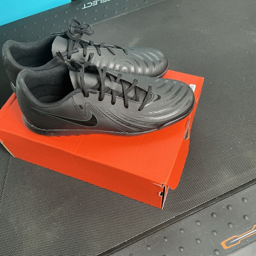 Nike Phantom GX 2 Club TF-soccer-size 7.5(FJ2587 002)